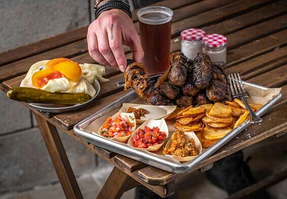 כל הדבר היפה הזה, אצלכם במטבח // צילום: גיל אבירם